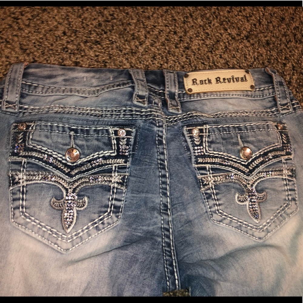 Adorable Rock Revival skinny jeans